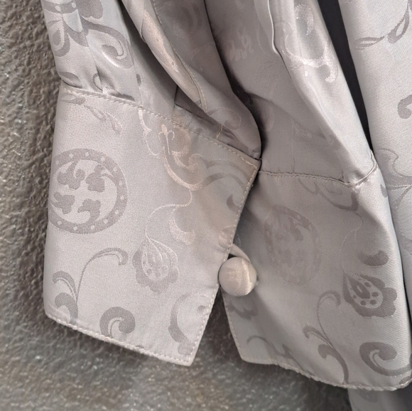 Asian Influenced Button Up Blouse - Picture 4 of 4